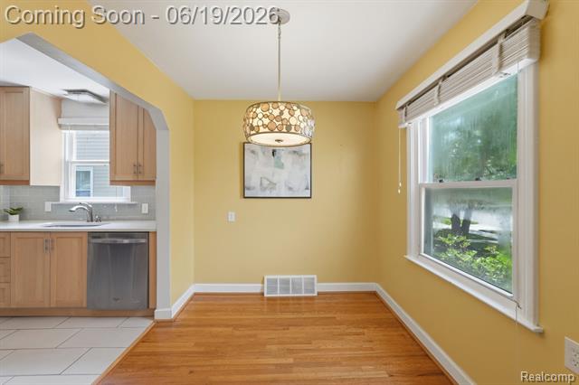 Builiding view six for 808 N Edison, Royal Oak, MI. 48067