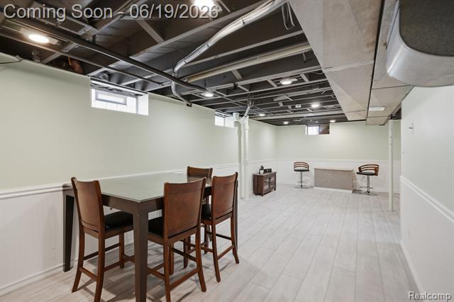 Builiding view twenty one for 808 N Edison, Royal Oak, MI. 48067