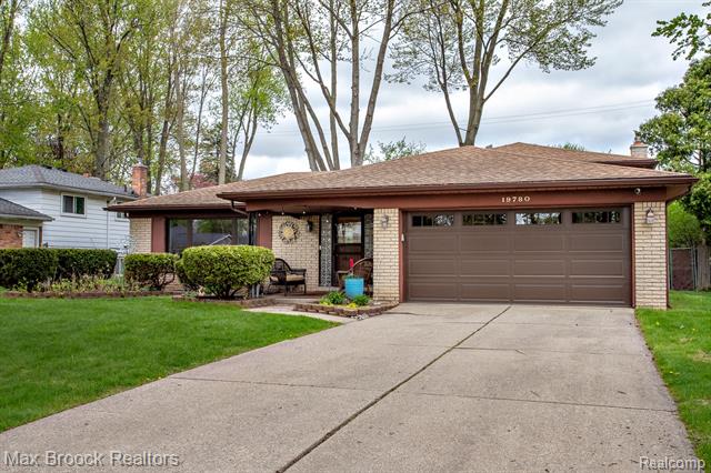 front view for 19780 Butternut Ln, Southfield, Mi. 48076