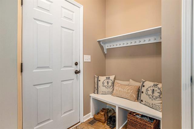 Builiding view seventeen for 5834 Nile, Grandville, MI. 49418