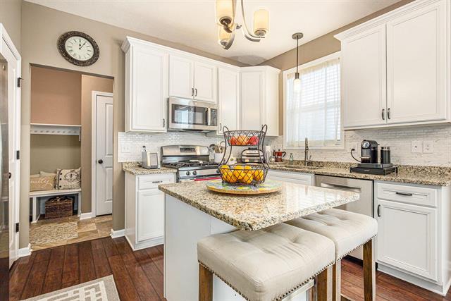 Builiding view two for 5834 Nile, Grandville, MI. 49418