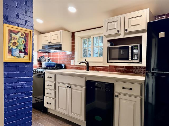 Builiding view eleven for 2150 Kinsey, Muskegon, MI. 49441