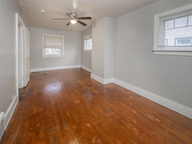 Builiding view eight for 915 Walwood, Kalamazoo, MI. 49007