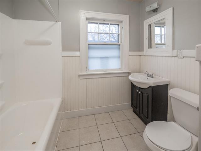 Builiding view eleven for 915 Walwood, Kalamazoo, MI. 49007