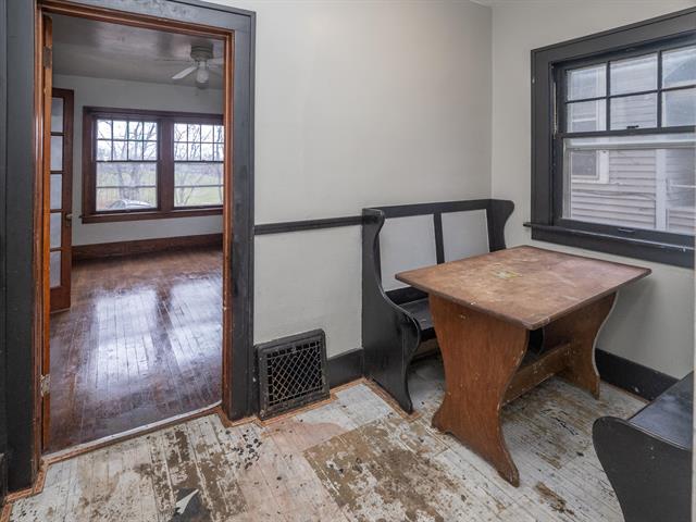 Builiding view four for 915 Walwood, Kalamazoo, MI. 49007