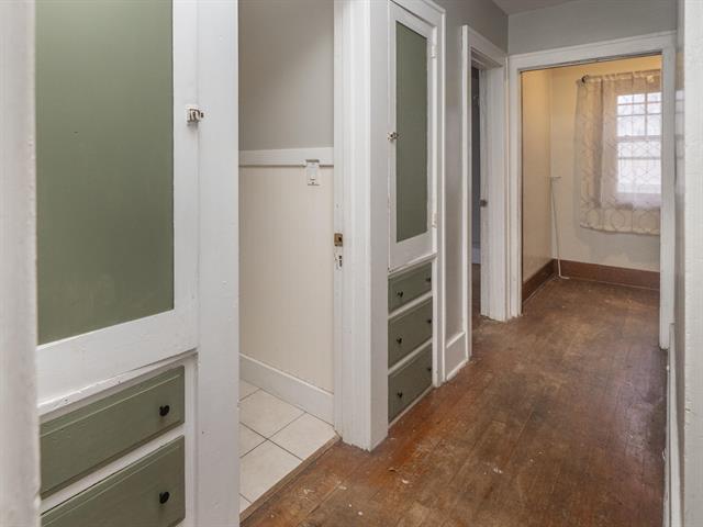 Builiding view seven for 915 Walwood, Kalamazoo, MI. 49007