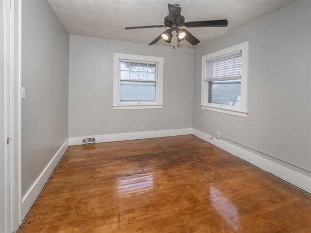 Builiding view ten for 915 Walwood, Kalamazoo, MI. 49007