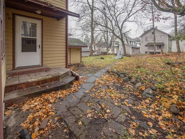 Builiding view thirteen for 915 Walwood, Kalamazoo, MI. 49007