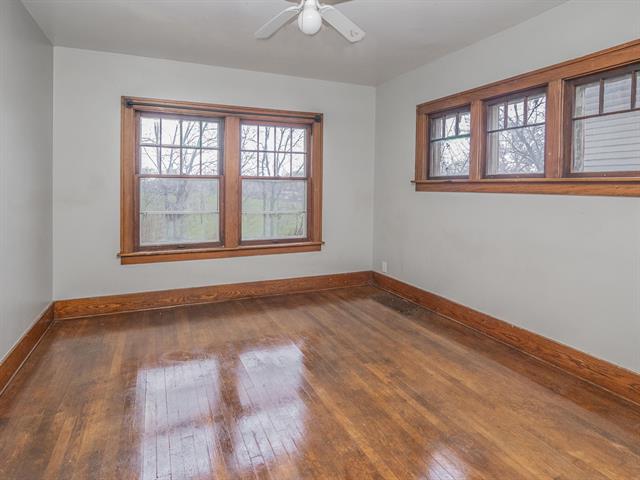 Builiding view three for 915 Walwood, Kalamazoo, MI. 49007