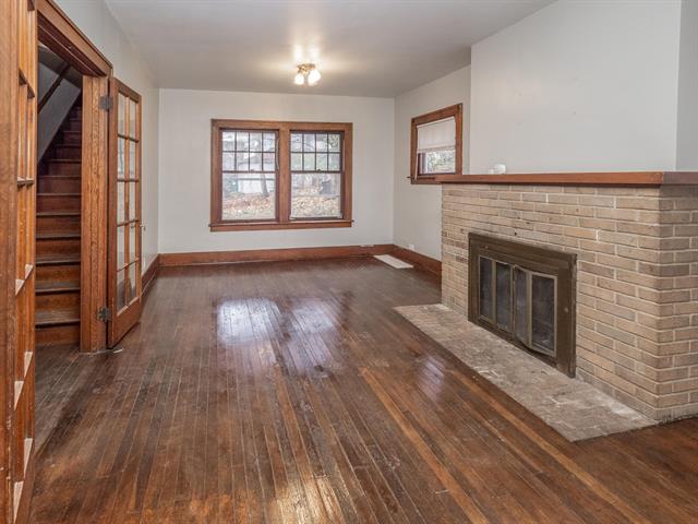 Builiding view two for 915 Walwood, Kalamazoo, MI. 49007