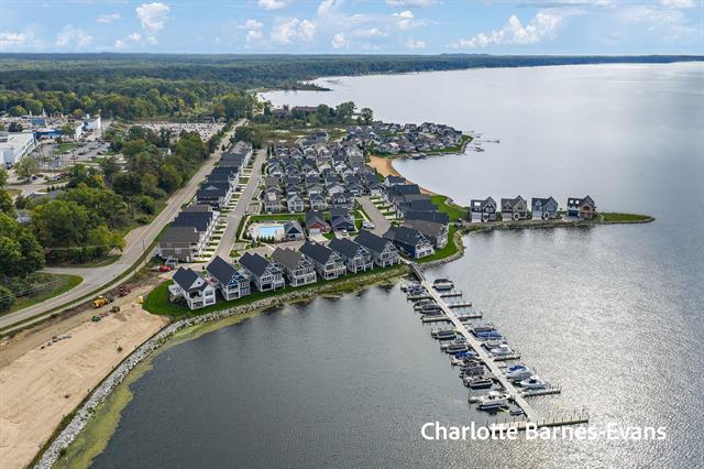 Builiding view forty three for 930 Lake, Whitehall, MI. 49461