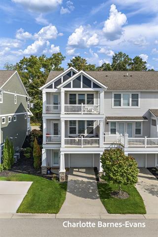 Builiding view one for 930 Lake, Whitehall, MI. 49461