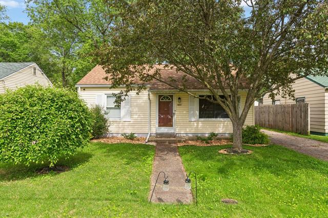 front view for 1602 Baker, Kalamazoo, Mi. 49048