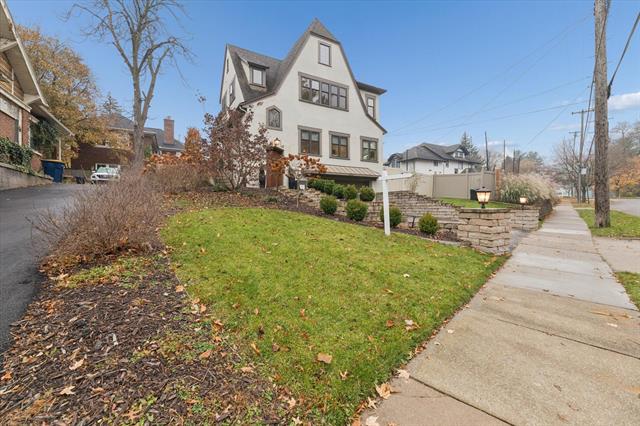 Builiding view five for 1824 Sherman, Grand Rapids, MI. 49506