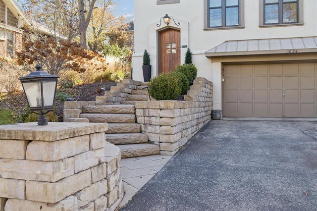 Builiding view one for 1824 Sherman, Grand Rapids, MI. 49506