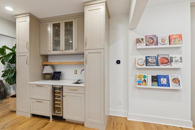 Builiding view sixteen for 1824 Sherman, Grand Rapids, MI. 49506