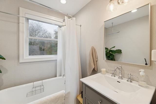 Builiding view thirty five for 1824 Sherman, Grand Rapids, MI. 49506