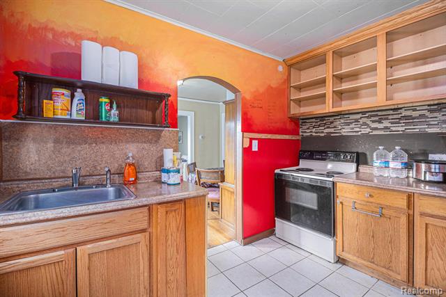 Builiding view eight for 3952 Greenfield, Berkley, MI. 48072