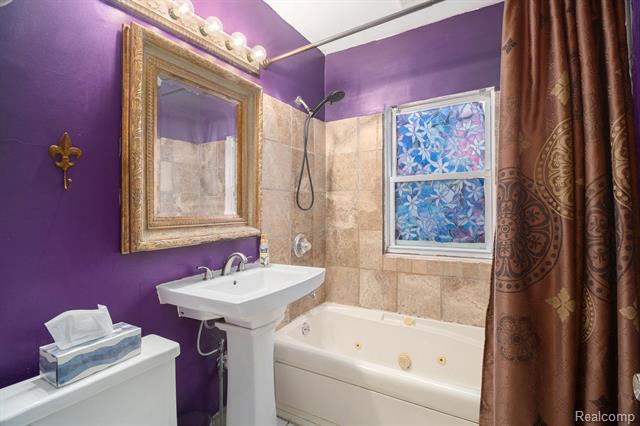 Builiding view fifteen for 3952 Greenfield, Berkley, MI. 48072