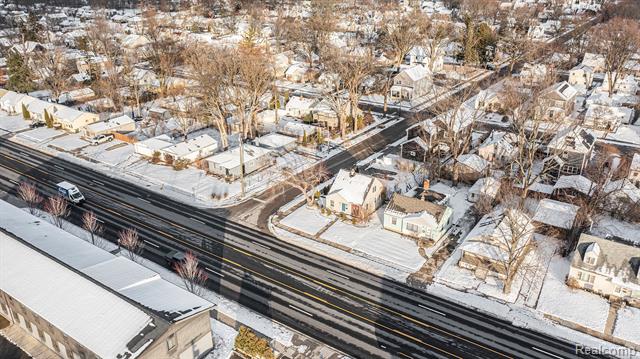 Builiding view twenty six for 3952 Greenfield, Berkley, MI. 48072