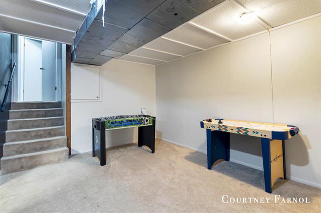 Builiding view thirty one for 5795 Brookfarm, Grand Rapids, MI. 49508