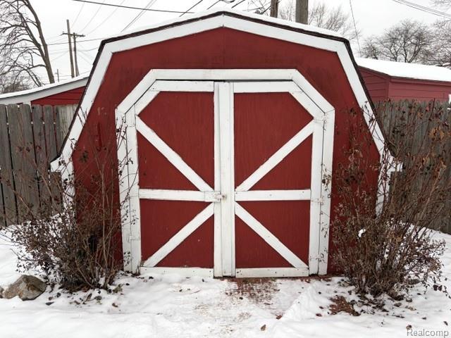 Builiding view twenty nine for 1145 Elliott, Madison Heights, MI. 48071