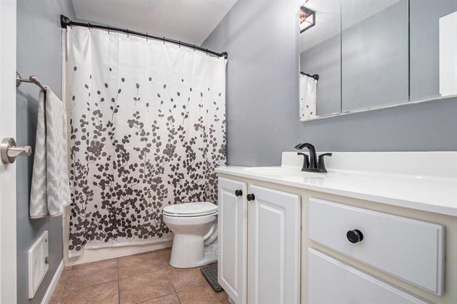 Builiding view nine for 2028 Us 31, Niles, MI. 49120