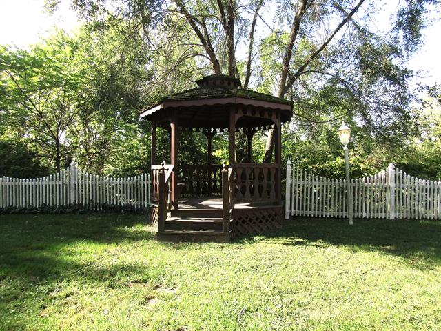 Builiding view twelve for 2028 Us 31, Niles, MI. 49120