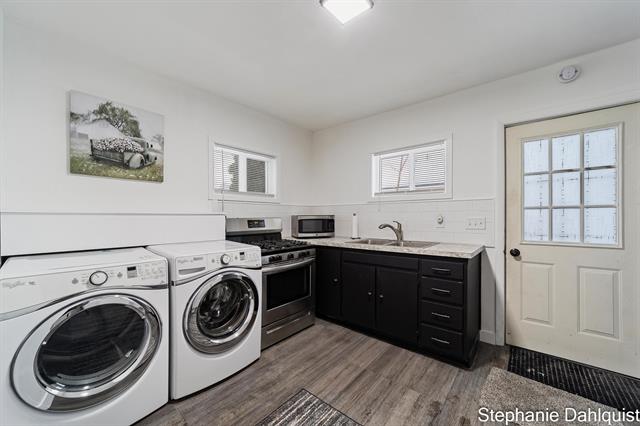 Builiding view eight for 326 Mason, Muskegon, MI. 49441