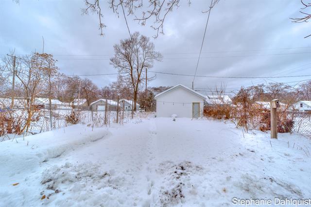 Builiding view nineteen for 326 Mason, Muskegon, MI. 49441