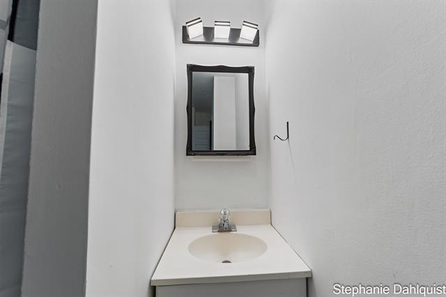 Builiding view thirteen for 326 Mason, Muskegon, MI. 49441