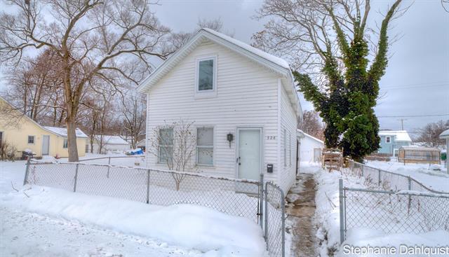 front view for 326 Mason Avenue, Muskegon, Mi. 49441