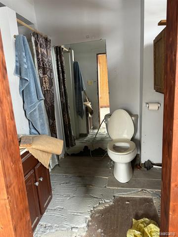 Builiding view forty four for 710 Martin Luther King Jr, Jackson, MI. 49203