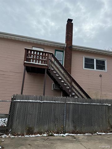 Builiding view forty three for 710 Martin Luther King Jr, Jackson, MI. 49203