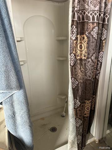 Builiding view fourteen for 710 Martin Luther King Jr, Jackson, MI. 49203