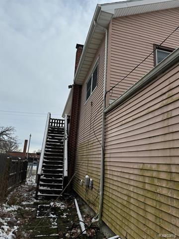 Builiding view thirty four for 710 Martin Luther King Jr, Jackson, MI. 49203