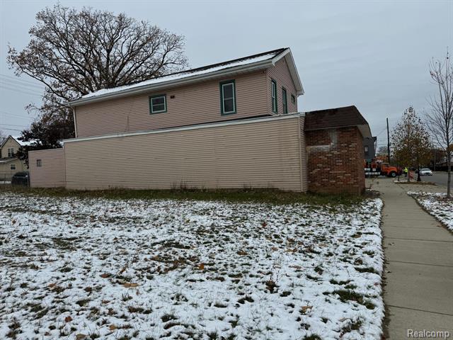 Builiding view thirty nine for 710 Martin Luther King Jr, Jackson, MI. 49203