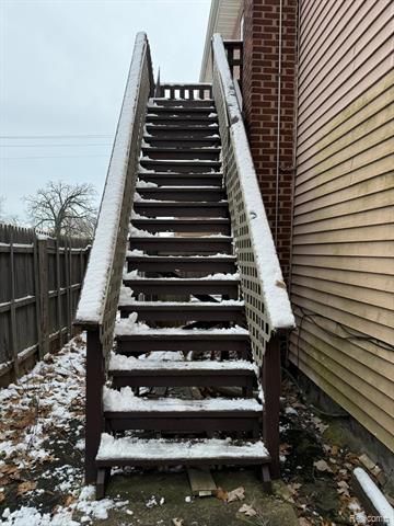 Builiding view three for 710 Martin Luther King Jr, Jackson, MI. 49203