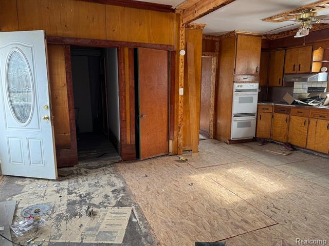 Builiding view twelve for 710 Martin Luther King Jr, Jackson, MI. 49203