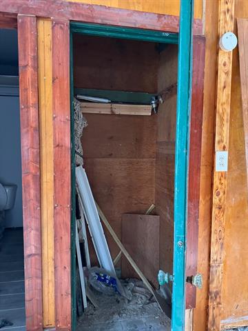 Builiding view twenty eight for 710 Martin Luther King Jr, Jackson, MI. 49203