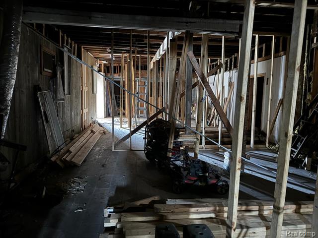 Builiding view twenty four for 710 Martin Luther King Jr, Jackson, MI. 49203