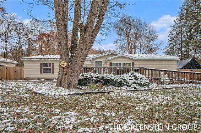 front view for 1585 Richards Drive, Allegan, Mi. 49010