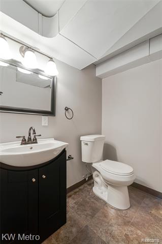 Builiding view fifty nine for 2120 Vinsetta, Royal Oak, MI. 48073