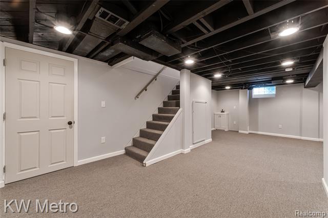Builiding view fifty one for 2120 Vinsetta, Royal Oak, MI. 48073