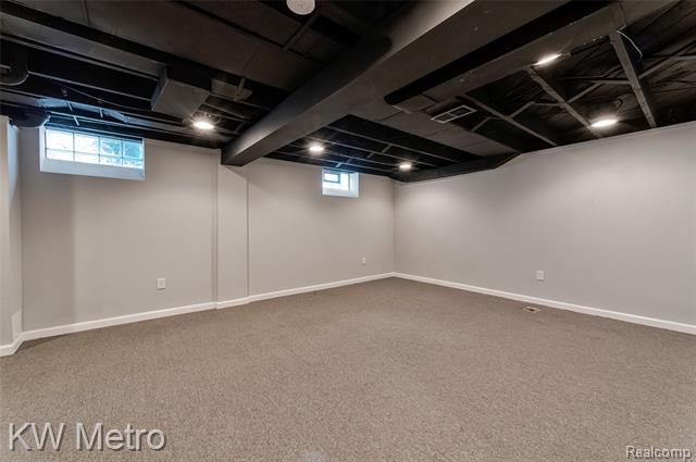 Builiding view fifty two for 2120 Vinsetta, Royal Oak, MI. 48073