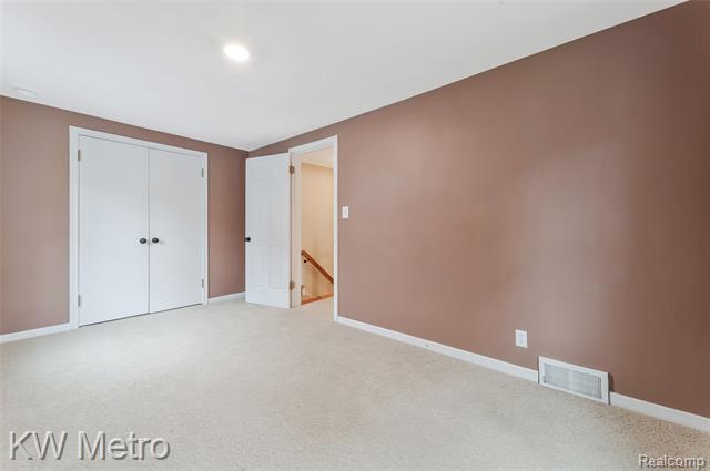 Builiding view forty five for 2120 Vinsetta, Royal Oak, MI. 48073