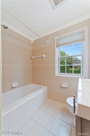 Builiding view forty seven for 2120 Vinsetta, Royal Oak, MI. 48073