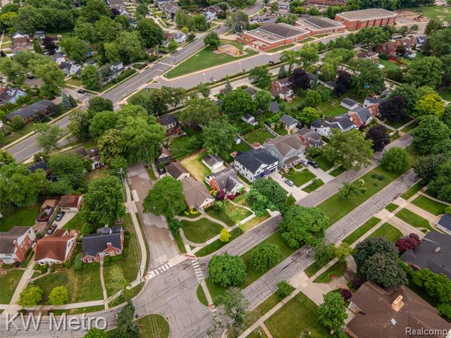 Builiding view fourteen for 2120 Vinsetta, Royal Oak, MI. 48073