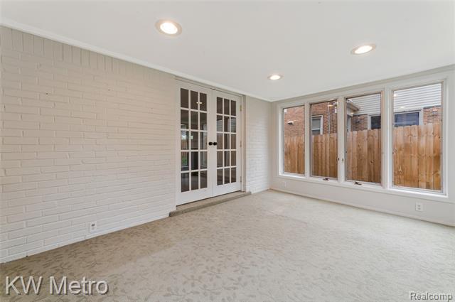 Builiding view sixty five for 2120 Vinsetta, Royal Oak, MI. 48073