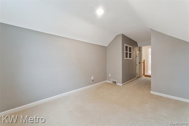 Builiding view thirty nine for 2120 Vinsetta, Royal Oak, MI. 48073